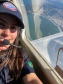 A tenente Jenifer Formanquevski é copiloto aeronave Grand Caravan C208B e a primeira mulher da Polícia Militar do Paraná a ter licenças para pilotar aviões e a segunda para pilotar helicópteros.