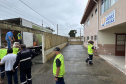 Cestas básicas arrecadadas na Corrida do Porto são distribuídas em Paranaguá