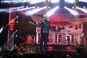 O cantor Loubet   durante a apresentacao do seu show dentro da programacao do Verao Maior Parana, em Pontal do Parana