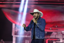 O cantor Loubet   durante a apresentacao do seu show dentro da programacao do Verao Maior Parana, em Pontal do Parana