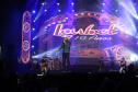 O cantor Loubet   durante a apresentacao do seu show dentro da programacao do Verao Maior Parana, em Pontal do Parana