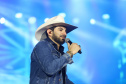 O cantor Loubet   durante a apresentacao do seu show dentro da programacao do Verao Maior Parana, em Pontal do Parana