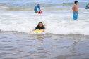 Veranistas podem fazer aulas gratuitas de bodyboarding em Matinhos e P