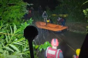 BOMBEIROS RESGATA PESSOAS ANTONINA
