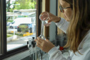 Composto por três laboratórios, a estrutura do IAT faz análises regulares de amostras de água, solo, sedimentos e peixes para a identificação de contaminantes e poluentes