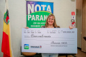  10 anos de CPF na nota: moradora de Londrina recebe prêmio de R$ 1 milhão no Nota Paraná