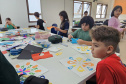 SEEC Estudantes do Centro Juvenil de Artes Plásticas homenageiam Curitiba no aniversário de 332 anos da cidade