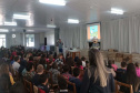 Em Rebouças, voluntários da Copel orientam estudantes sobre cuidados com a rede elétrica