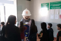 Em Rebouças, voluntários da Copel orientam estudantes sobre cuidados com a rede elétrica
