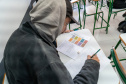 Conhece alguém que quer aprender a ler e escrever? Inscrições para o Alfabetiza Paraná encerram em 15 de maio