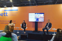 Paraná apresenta modelo inovador de parceria público-privada e políticas de leitura digital na educação durante a Bett Brasil 2025
