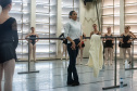 Ex-aluna, bailarina internacional Nayara Lopes retorna ao Teatro Guaíra para aula especial na Escola de Dança