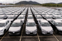 Porto de Paranaguá é o 1º a receber veículos elétricos fabricados por gigante chinesa que retoma vendas no Brasil
