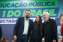 VICE ENTREGA TABLETS EDUCAÇÃO
