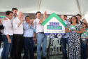 Com piscina e mobília, Ratinho Junior inaugura Condomínio do Idoso de Arapongas