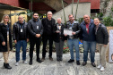Diretoria, ao lado de representantes das Associações de Empregados e equipe de gestão de pessoas comemoram conquista do prêmio  Anúncio da premiação foi feita na noite desta quinta-feira