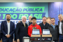 VICE ENTREGA TABLETS EDUCAÇÃO