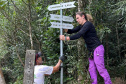  Instituto Água e Terra finalizou no mês passado a instalação de novas placas de sinalização para as trilhas do Morro do Anhangava e da Samambaia, no Parque Estadual da Serra da Baitaca.