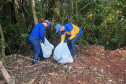 SANEPAR - Voluntários da Sanepar ajudam a limpar rios em todo o Paraná