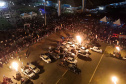 Atrações e balões animam o dia e show de fogos ilumina a noite de Castro, durante Festival da Primavera