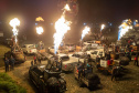 Atrações e balões animam o dia e show de fogos ilumina a noite de Castro, durante Festival da Primavera