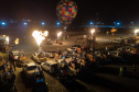 Atrações e balões animam o dia e show de fogos ilumina a noite de Castro, durante Festival da Primavera