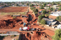 A obra de controle e recuperação da erosão no Emissário Água da Mina, em Loanda, no Noroeste do Paraná, alcançou neste mês 68% de execução.
