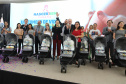 Com carrinhos e acessórios, Estado inicia distribuição inédita de 10 mil kits para mães e bebês