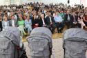 Com carrinhos e acessórios, Estado inicia distribuição inédita de 10 mil kits para mães e bebês
