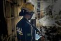 Trabalho dos peritos da Polícia Científica do PR (PCIPR) na área do Campus da PUC que sofreu um incêndio