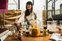 Conheça o laboratório das cores de Bianca Stella, nova residente da Academia  Alfredo Andersen