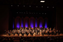 Com teatro lotado, Orquestra Sinfônica do Paraná encerra temporada 2025 no Guairão celebrando um ano histórico