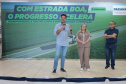 O governador em exercício Darci Piana e o secretário de Agricultura e Abastecimento, Márcio Nunes, assinam nesta sexta-feira (20) a liberação de R$ 34,8 milhões para pavimentação de duas estradas rurais de Roncador