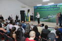 O governador em exercício Darci Piana e o secretário de Agricultura e Abastecimento, Márcio Nunes, assinam nesta sexta-feira (20) a liberação de R$ 34,8 milhões para pavimentação de duas estradas rurais de Roncador