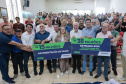 O governador em exercício Darci Piana e o secretário de Agricultura e Abastecimento, Márcio Nunes, assinam nesta sexta-feira (20) a liberação de R$ 34,8 milhões para pavimentação de duas estradas rurais de Roncador