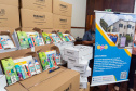 ntrega de kits escolares para APAE's