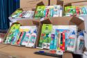 ntrega de kits escolares para APAE's