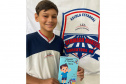 Aluno com autismo transforma vivência em livro e dá voz à inclusão na rede estadual