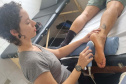 Preparação de atletas: trabalho de fisioterapia é apoio precioso para performance de bailarinos do Teatro Guaíra