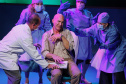 “Gregor” encerra temporada com sessões cheias no Teatro José Maria Santos