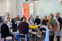 Ilha das Cobras recebe primeiras aulas da Escola do Mar com curso gratuito de gastronomia