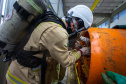 Cadetes do Corpo de Bombeiros fazem treinamento sobre produtos perigosos na Sanepar