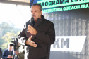 Governador entrega títulos de propriedade a 260 famílias dos Campos Gerais e da RMC