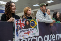 SEED - Ganhando o Mundo: abraços e reencontros marcam a volta de 25 alunos do Reino Unido