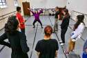 Teatro Guaíra oferece curso gratuito de técnicas corporais para artistas do movimento"