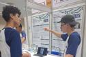Estudantes Surdos transformam óleo usado em pesquisa científica no Paraná