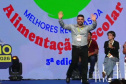 Merendeiro premiado nacionalmente é recebido pelo secretário da Educação