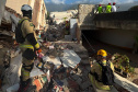 Brasil mantém força-tarefa dos bombeiros em busca de sobreviventes a dois dias do fim da janela de resgate