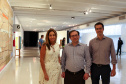 O procurador federal Deltan Dallagnol, coordenador da Operação Lava Jato em Curitiba, e o professor de Harvard, Mathew Stephenson, especializado em estudos sobre corrupção, estiveram no Museu Oscar Niemeyer (MON) nesta sexta-feira (18). Eles foram recebidos pela diretora-presidente Juliana Vosnika. - Curitiba, 18/01/2019 - Foto: Eduardo Alves Cruz/MON