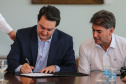 O Governador do Estado, Carlos Massa Ratinho Junior, assina o decreto que transfere a sede do governo para Cascavel, durante o Show Rural.
Curitiba,31/01/2019. Foto: Geraldo Bubniak/ANPr